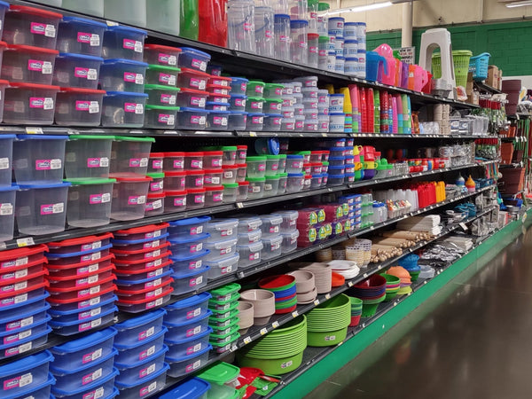 Pasillo de la tienda ALCO Distribuidora